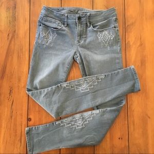 🔴 Bullhead | Gray Southwestern Embroidered Jeans